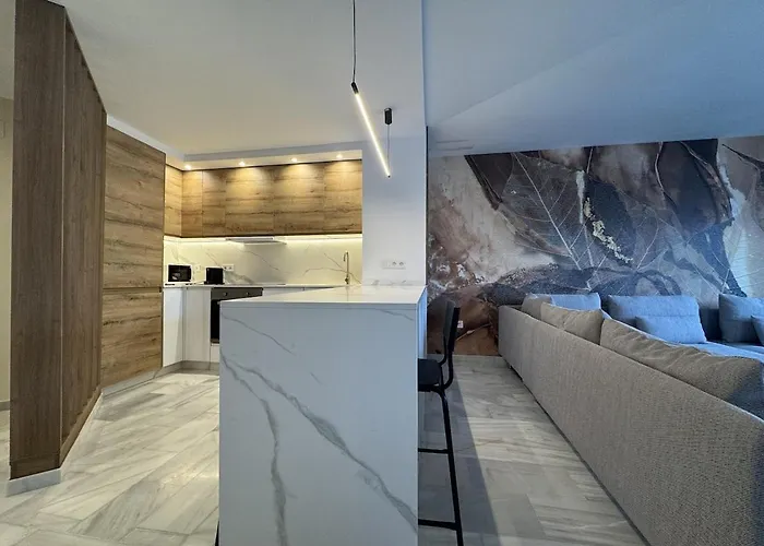 Designer Renovated Penthouse In Puerto Banus Daire *