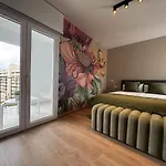 Apartment Designer Renovated Penthouse In Puerto Banus *