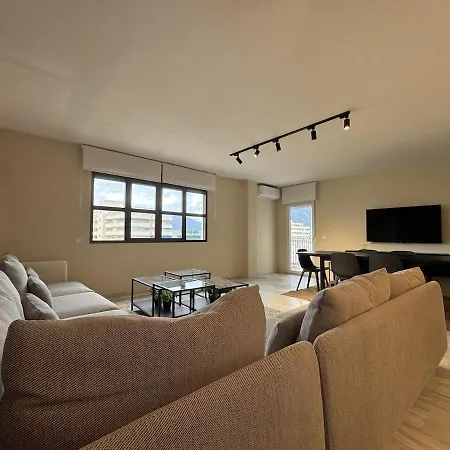 Designer Renovated Penthouse In Puerto Banus *