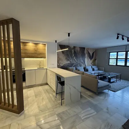 Διαμέρισμα Designer Renovated Penthouse In Puerto Banus