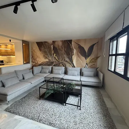 Designer Renovated Penthouse In Puerto Banus * 马尔韦利亚