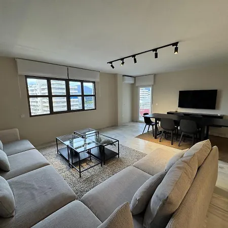 Designer Renovated Penthouse In Puerto Banus * 马尔韦利亚