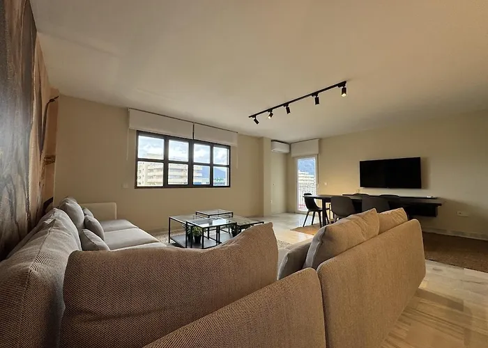 Designer Renovated Penthouse In Puerto Banus *