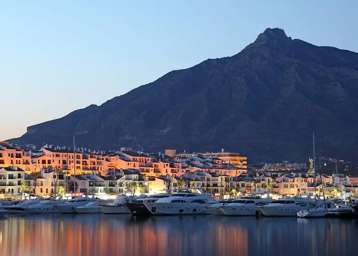 Designer Renovated Penthouse In Puerto Banus Apartamento