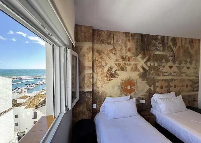 Designer Renovated Penthouse In Puerto Banus